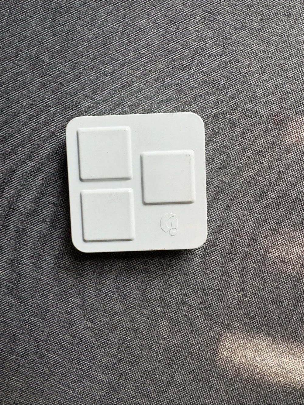 NWOT Glossier Monochromes Essential Eyeshadow in Teak